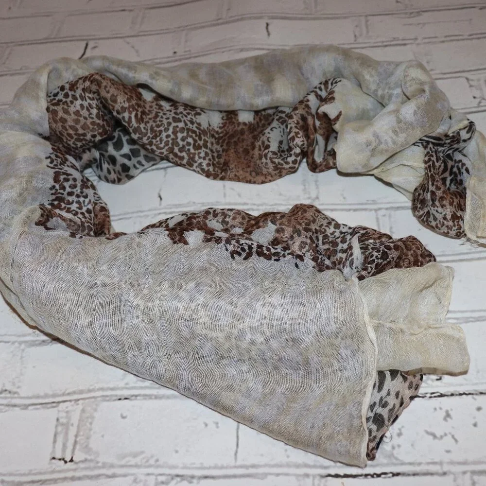 🐆 Cream & Brown Animal Print Scarf – 68